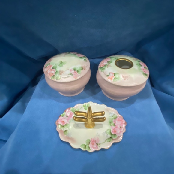 Vintage, ceramic hand painted, 3 piece vanity set. - Picture 3 of 15